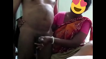 Aunty’s Expert Hands Bring Me To A Powerful Climax