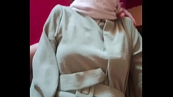Adik Tiri Berhijab Dibawa Maksimal Di Malam Lebaran