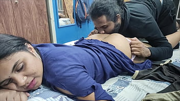 Unfaithful Mallu Wife Caught Giving A Steamy Nude Handjob To Her College Buddy