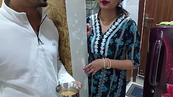 Bade Chuchon Wali Padosan Ki Bhabhi Ko Chini Maangne Ke Bahane Chodkar Chudai Ki (hindi Audio)
