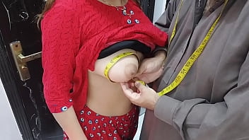 Desi Gaon Ki Chikni Bhabhi Ka Chhed Chhuda Tailor Ne Kapde Silvane Ke Badle, Garam Hindi Awaz Mein
