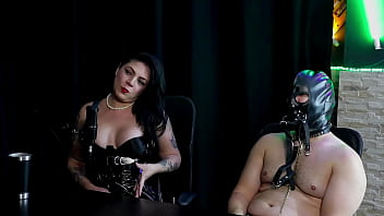 When A Client Passed Out During Our Session, The First Aid I Had To Give Led To Some Truly Twisted Requests… – Kali Kalifa (dominatrix)