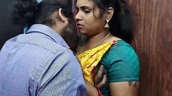 Mallu Bhabhi Ki Geeli Chahat Aur Padosi Jawaan Ka Kamaal Ka Nasha