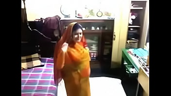 Desi Bhabhi’s Sizzling Bengali Hot Video