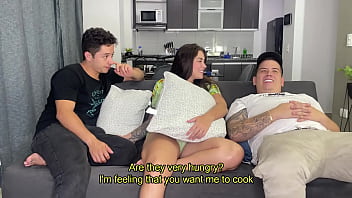 Cornudo Esposo Cocina Mientras Me Dan Duro Y Me Llenan De Leche Su Mejor Amigo – Sara Blonde Y Logan Salamanca