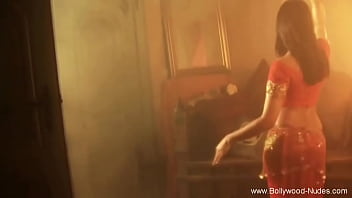 Sensual Belly Dance Moves That’ll Drive You Wild