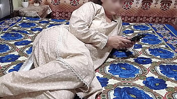 Pakistani Slut Gets Pounded Rough In Doggy By Her Arabic Master – Hindi Moaning Desi Aunty Hardcore Fuck