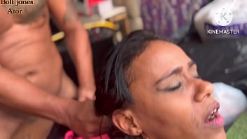 Fui Dar Uma Mão Na Mudança Da Vizinha E Acabei Com A Buceta Da Juju Escorrendo Porra