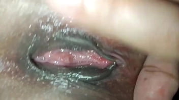 Filipina Milf’s Steamy Bedroom Encounter
