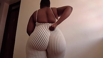 Pounding That Juicy Apple Bottom, Making That Big Ass Clap