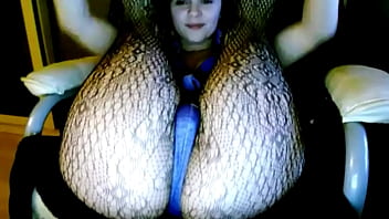 Hot Babe Gets Off For You Live On Cam