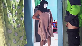 Tertangkap Basah Ojol Ngantar Makanan Pas Lagi Asyik Ngecrot Sendiri