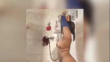 Sultry Desi Soak: A Collection Of Steamy Bathing Bliss
