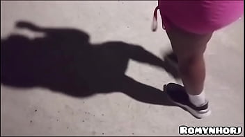 Percorrendo As Ruas Do Rio, Um Dotado Encontrou Uma Desconhecida E A Fodeu Sem Camisinha, Gozando Bem Fundo Dentro Dela