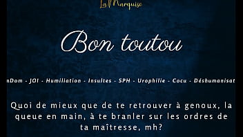 Bon Toutou, écoute Ta Maîtresse Et Obéis à Ses Ordres Cochons.