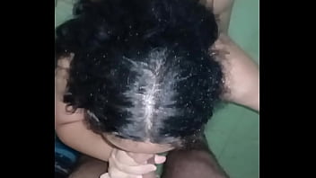 Me Escapo Al Baño Con Mi Amigo Para Chupársela A Escondidas