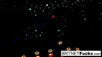 Two Scorching Blondes Get A Spine-tingling Halloween Thrill