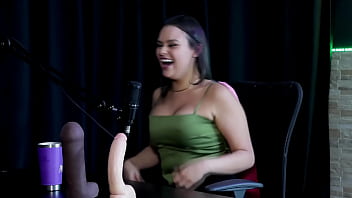 Morena Ardente Exibe Sua Boca Gulosa E Peitos Suculentos Após Confessar Tesões Por Inversão, Fisting E Gozar Loucamente No Anal – Maria Bittencourt (sheer/red)