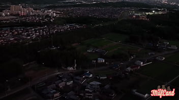 Deux Milfs Affamées, Joy Et Anita, Se Partagent Une Grosse Bite à Pleine Bouche