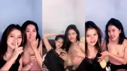 Dua Gadis Lokal Indo Seksi Saling Meremas Dan Memainkan Payudara Mereka Dengan Penuh Gairah