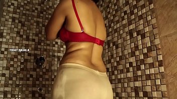 Wet And Wild Mallu Aunty’s Steamy Bath In Her Private Apartment