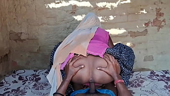 पति ने बर्तन धोती पत्नी को किचन से उठाकर बेडरूम में चोदा – गर्म हिंदी सेक्स स्टोरी