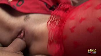 Sultry Seductress Expertly Milks Two Studs To Explosive Climax