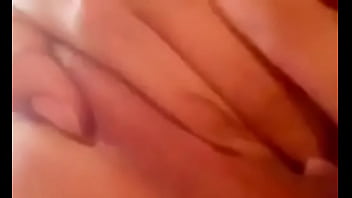 Mi Perra Caliente Me Envía Un Video Ardiente Masturbándose Y Suplicando Por Mi Verga Dura.