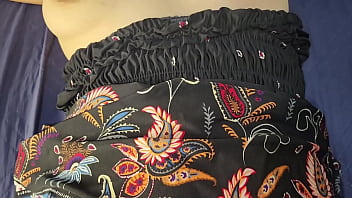 Levanto La Falda De Mi Cuñada