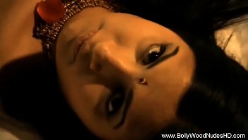 Sultry Moves Of A Bollywood Seductress