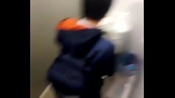 Nàng Sinh Viên Khát Khao Trong Phòng Vệ Sinh