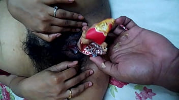 Mumbai’s Mallu Babe Ketki Gets Her Pussy Stuffed With A Chilly Cone By Her Eager Boyfriend