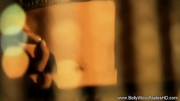 Unveiling The Enigma: A Sultry Desi Seductress