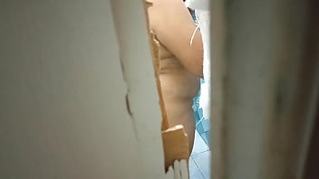 Voy A Espiar A Mi Esposa Caliente En La Ducha