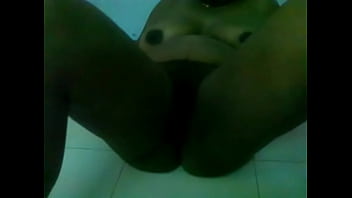 Mallu Aunty Peels Off Her Clothes And Flaunts Her Juicy Backside
