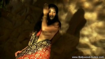 Sultry Goddess Shedding Silks In The Heat Of India