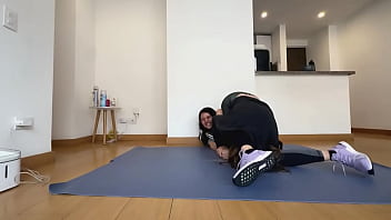 Follando A Fondo: Una Colección Ardiente De Lesbianas Explorando Sus Traseros