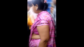 Curvaceous Desi Auntie With Voluptuous Assets
