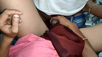 मुंबई के आशु और उसकी भाभी की एक साथ गर्म गर्मी की रात।