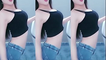 Điệu Nhảy Mê Hoặc Của Cô Gái Trung Hoa Với Vòng Ba Quyến Rũ