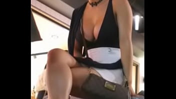 Espiando A Tamara Banh Y Sus Enormes Tetas