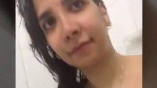 Sultry Solitary Spectacle: An Nri’s Uninhibited Nude Performance