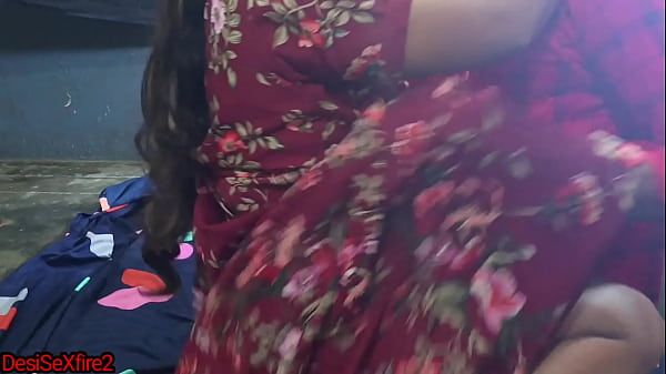 Meri Chhoti Maa Ko Chodte Hue Hindi Mein Behte Awaaz