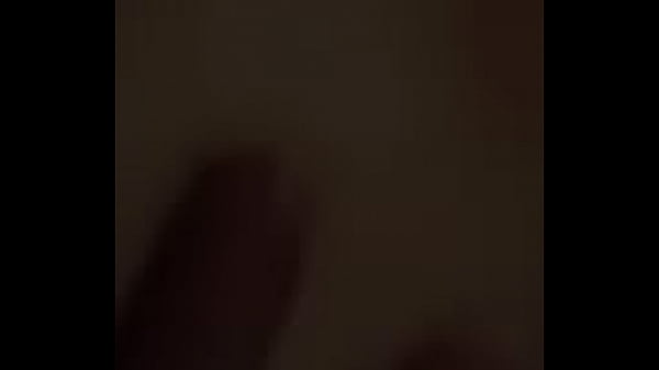 Mirando Con Su Trasero Al Aire, Implorando Por Una Buena Follada