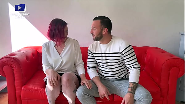 Cette Maman Avide Ne Laisse Pas échapper Une Goutte De Sperme.
