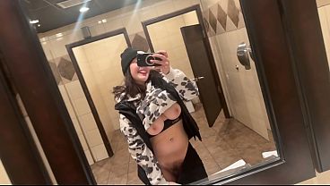 Sneaking A Milf Out Of The Nightclub To Fill Her Up