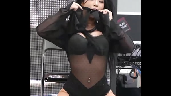 Sultry Seoul Siren Swaying Her Hips