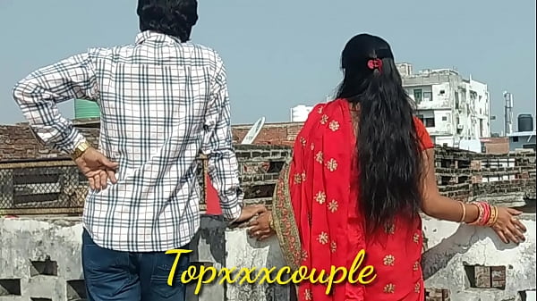 छत पर अकेली नववधू को लुभाकर जमकर चोदा