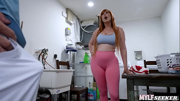 Luscious Lauren Phillips: The Ultimate Fiery-haired Vixen With Voluptuous Curves And A Jaw-dropping Backside