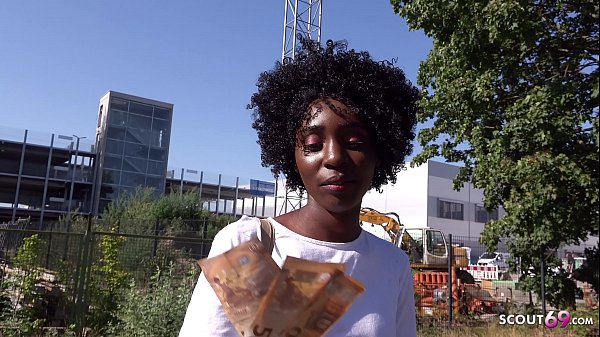 Sultry Ebony Milf Zaaawadi’s Risky Berlin Street Pickup For Cash